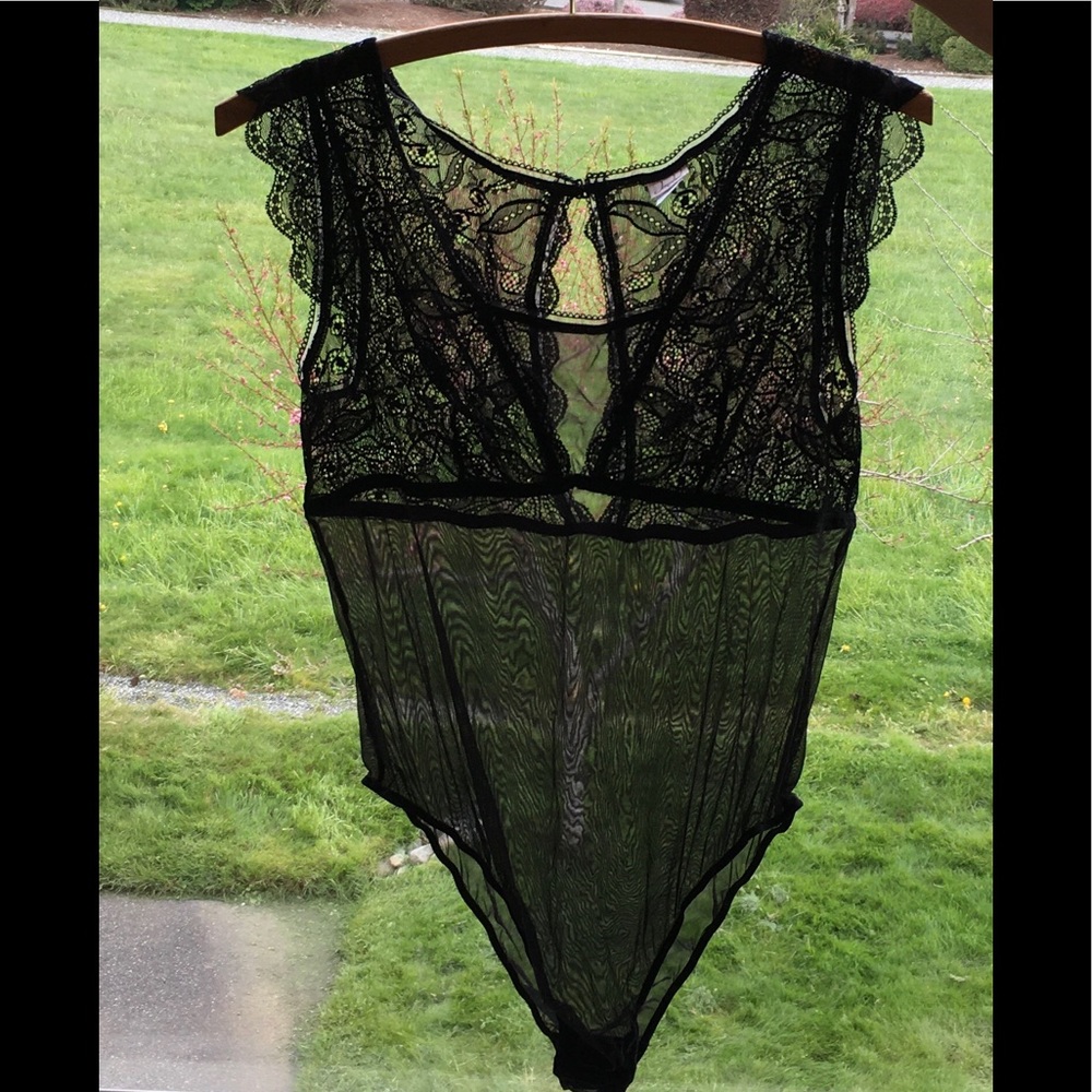Jezebel black lace bodysuit size XL